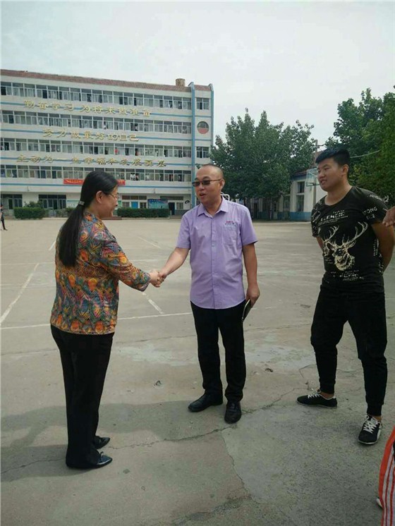 濟南安耐公司與 濟南技師學(xué)院合作實習(xí)同步帶輪車間 (1) 濟南安耐公司與 濟南技師學(xué)院合作實習(xí)同步帶輪車間 (1)