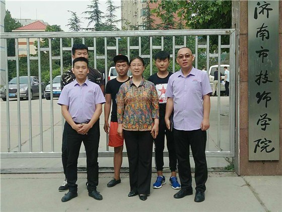 濟南安耐公司與 濟南技師學(xué)院合作實習(xí)同步帶輪車間 (5) 濟南安耐公司與 濟南技師學(xué)院合作實習(xí)同步帶輪車間 (5)