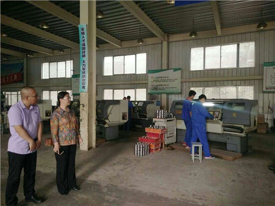 濟南安耐公司與 濟南技師學(xué)院合作實習(xí)同步帶輪車間 (18) 濟南安耐公司與 濟南技師學(xué)院合作實習(xí)同步帶輪車間 (18)