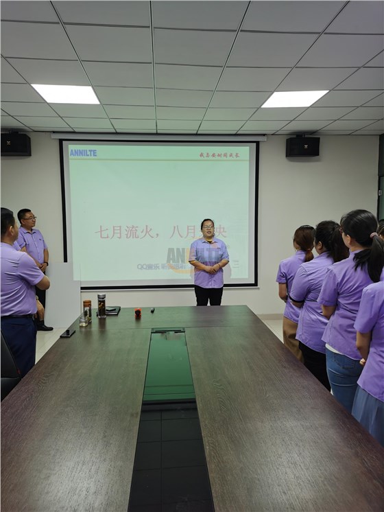 左經(jīng)理_副本