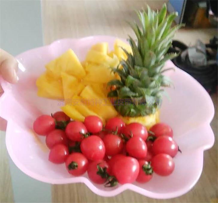 無敵隊(duì)請王者隊(duì)吃果盤