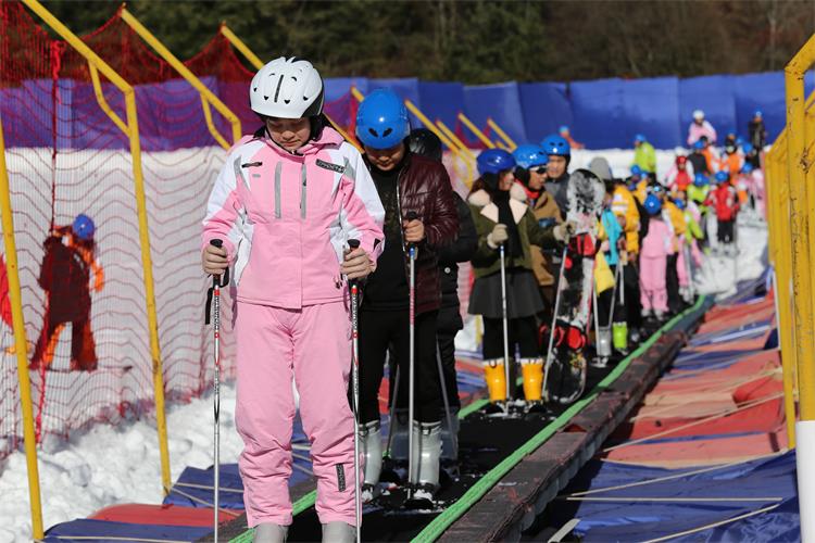 滑雪場魔毯輸送帶0923-7 滑雪場魔毯輸送帶0923-7