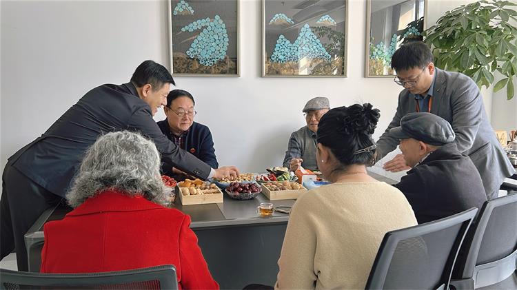 書畫家走進(jìn)濟(jì)南安耐-5