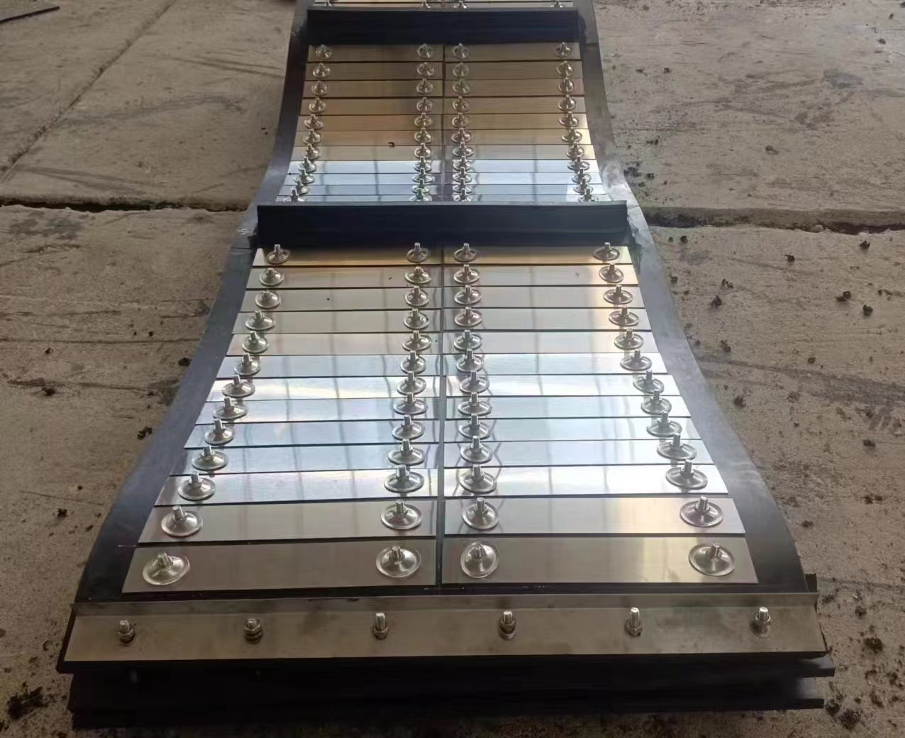 鎧甲士除鐵器皮帶 鎧甲士除鐵器皮帶