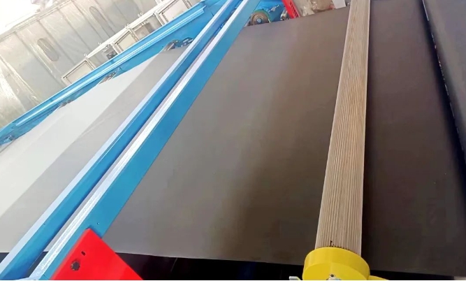 鋪網(wǎng)機(jī)輸送帶