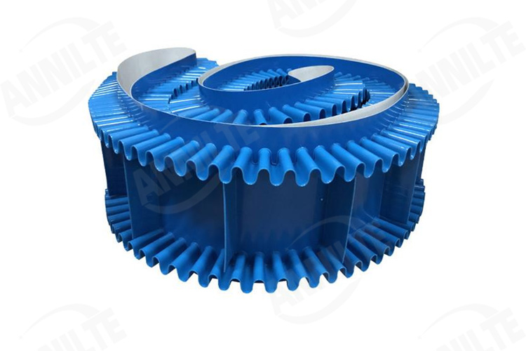 食品爬坡輸送帶